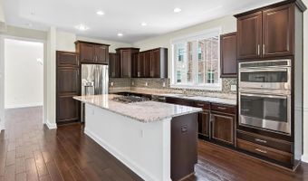 322 N GEORGE MASON Dr, Arlington, VA 22203