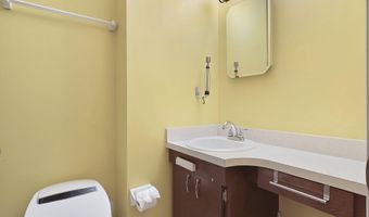 8418 STONE GATE Dr, Annandale, VA 22003