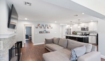 609 Main St, Bayville, NJ 08721