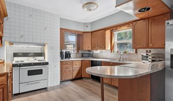 93 W 35TH St, Bayonne, NJ 07002