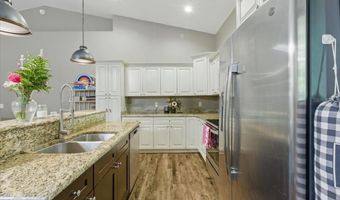 1180 HOUGH St, Bell, FL 32619