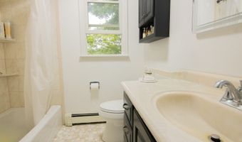 127 Cedar Dr, Andover, NJ 07860