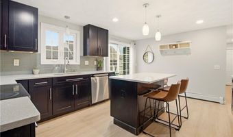 580 Old Main St, Coventry, RI 02816