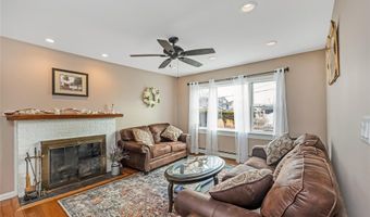 15 Bingham Pl, Amityville, NY 11701