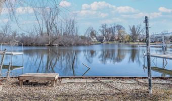 39763 N Rena Ave, Antioch, IL 60002