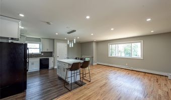 8 Williams Ave, Amityville, NY 11701