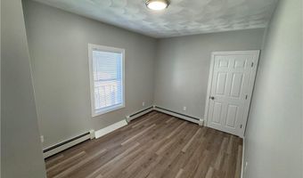 92 Spring St, Lincoln, RI 02838