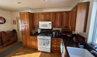 41 Grove St, Belfast, ME 04915