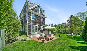 9 Casey Ct, Newport, RI 02840
