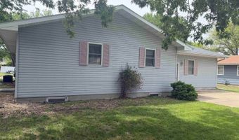 530 S 5th St, Akron, IA 51001