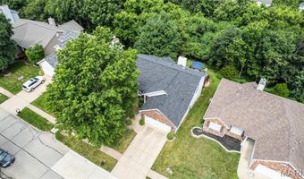 1201 Oak Borough Dr, Ballwin, MO 63021