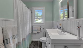 55 Bayside Ave, Amityville, NY 11701