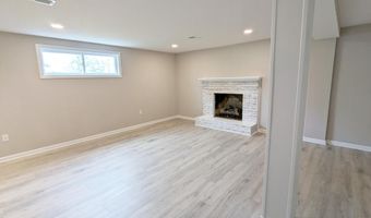 134 S FENWICK St, Arlington, VA 22204