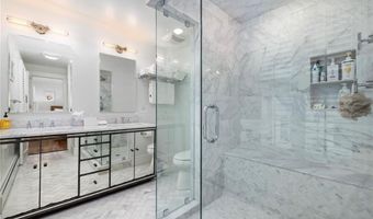 28 John St, Newport, RI 02840