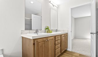 18780 Central Point Rd F, Oregon City, OR 97045