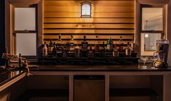 96 Windjammer Ct, Bayville, NJ 08721