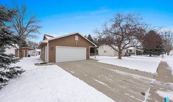 116 W Birchwood Dr, Brandon, SD 57005