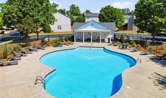 1033 Annazanes Ct, Alpharetta, GA 30004