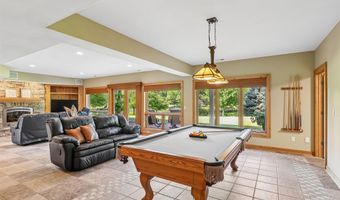 25173 Pin Oak Dr, Adel, IA 50003