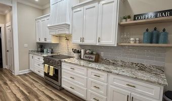 1867 Locust Grove Rd, Batesville, AR 72501