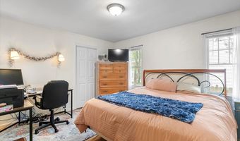 470 Dexter Dr, Bridgeport, CT 06606