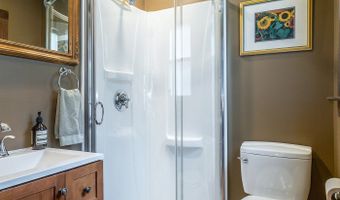 227 New Milford Rd E, Bridgewater, CT 06752