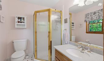 10 Sabin Dr, Airmont, NY 10901