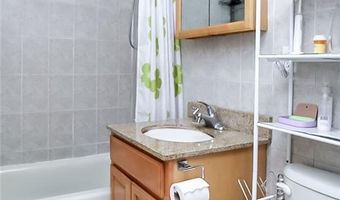 2536 E 1st St 102, Brooklyn, NY 11223