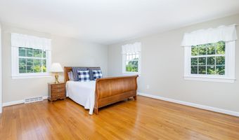 83 Peach Tree Ln, Bristol, CT 06010
