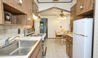 101 Hampton Ave, Albertson, NY 11507