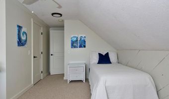 24 Redwood Dr, Narragansett, RI 02882