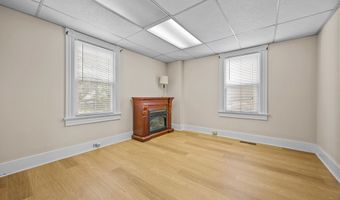 85 School Ground Rd, Branford, CT 06405