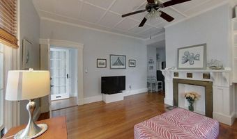2 Summer St B, Newport, RI 02840