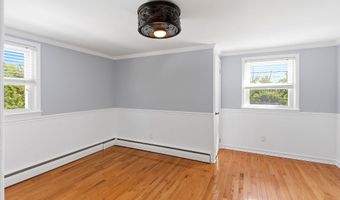 19 Harpoon St, Beachwood, NJ 08722