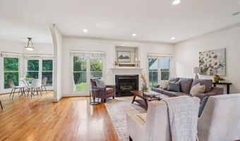 5704 MAIDEN Ln, Bethesda, MD 20817