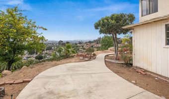 2033 FIESTA Gln, Escondido, CA 92027