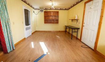 105 S Dubuque St, Albion, IA 50005