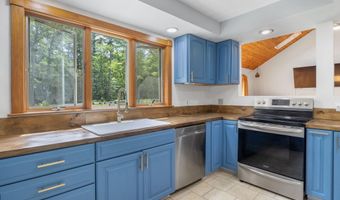 314 Wentworth Rd, Brookfield, NH 03872