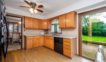40581 N Sunset Dr, Antioch, IL 60002