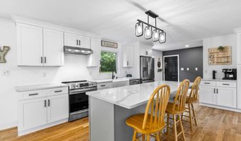 3 Cedar Hill Dr, Acushnet, MA 02743