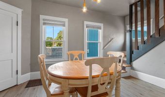 1212 N LEMINWAH St, Appleton, WI 54911
