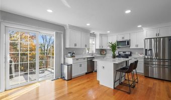 646 Natick Ave, Cranston, RI 02921