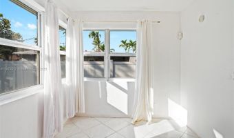 3812 N Circle Dr, Hollywood, FL 33021