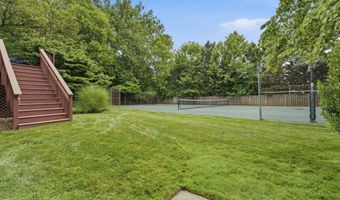 8004 SPLIT OAK Dr, Bethesda, MD 20817
