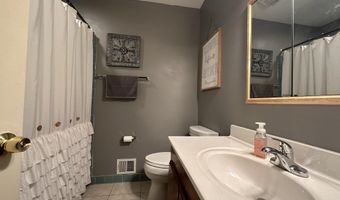 3910 FOREST GROVE Dr, Annandale, VA 22003