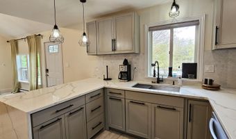 145 Penn Forest Trl, Albrightsville, PA 18210