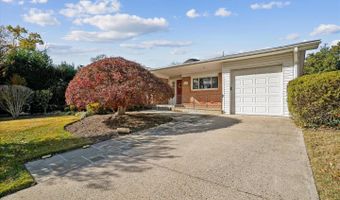 5813 MIDHILL St, Bethesda, MD 20817