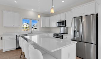 42 Carlyle Dr, Bayville, NJ 08721