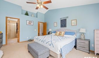 325 WOODLAND Dr, Andalusia, IL 61232