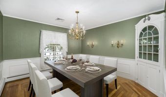 11 Strawberry Hill Rd, Bedford, NH 03110